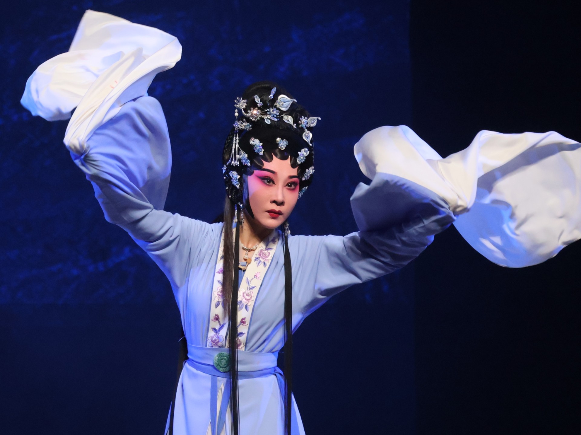 粤剧《焚香记·阳告》的一段“上吊”排场（李嘉宜）