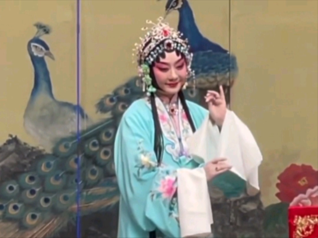 李胜素京剧名段《凤还巢》日前领了严亲命