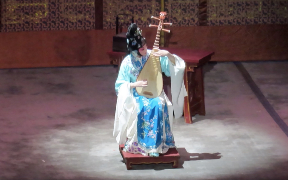 杨荣环演唱京剧《昭君出塞》选段