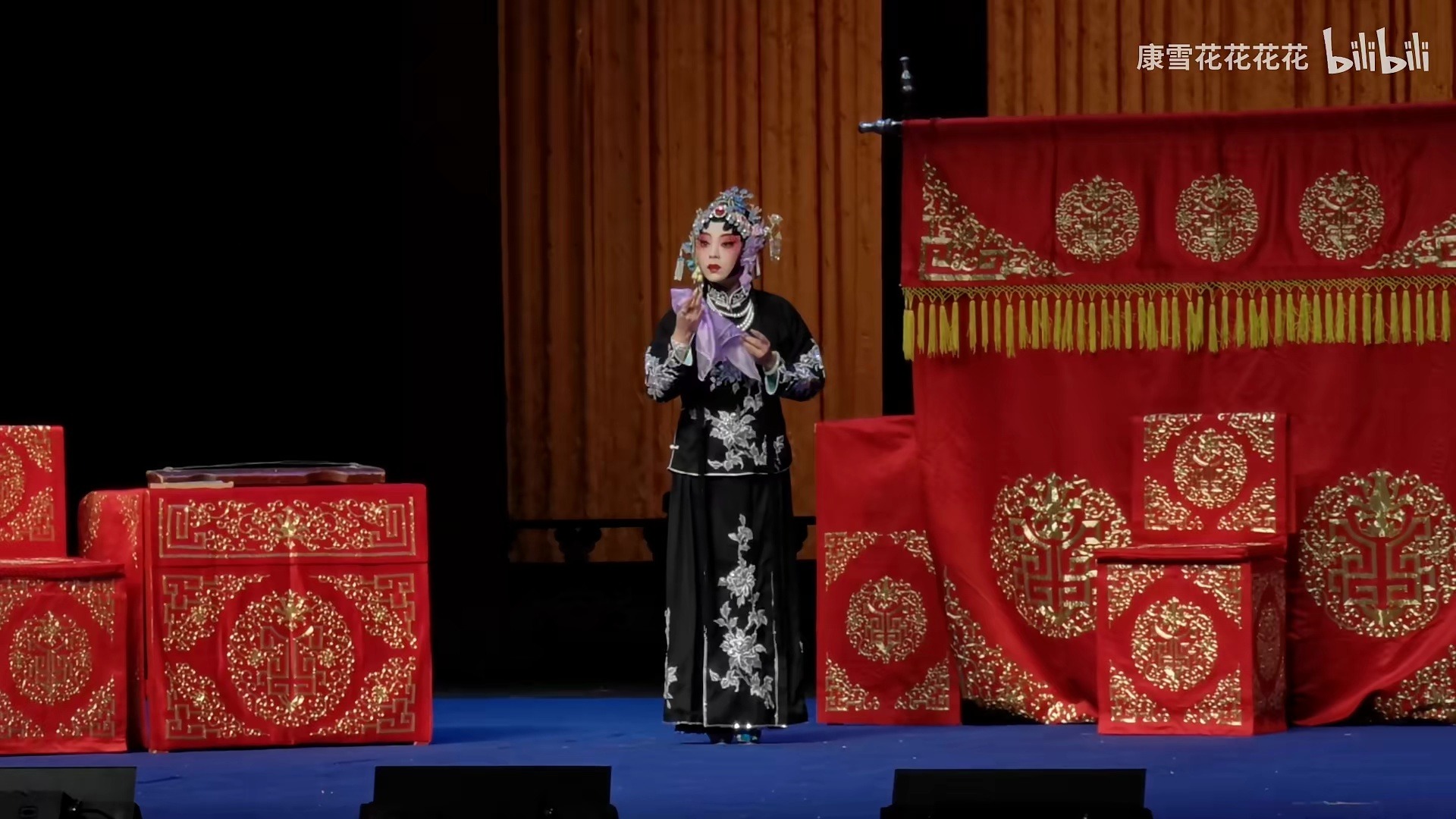 京剧《战宛城》郑婷婷踩跷表演