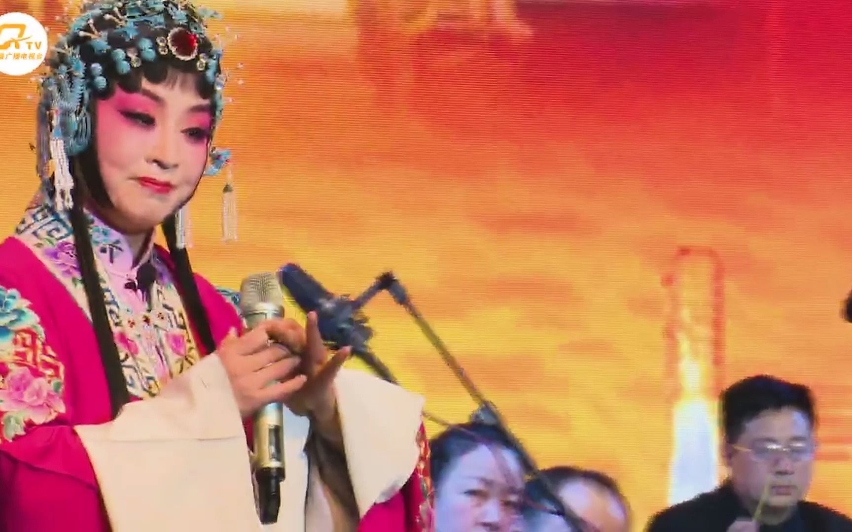 晋剧《打金枝》头戴上翡翠双凤齐 演唱者：师学丽
