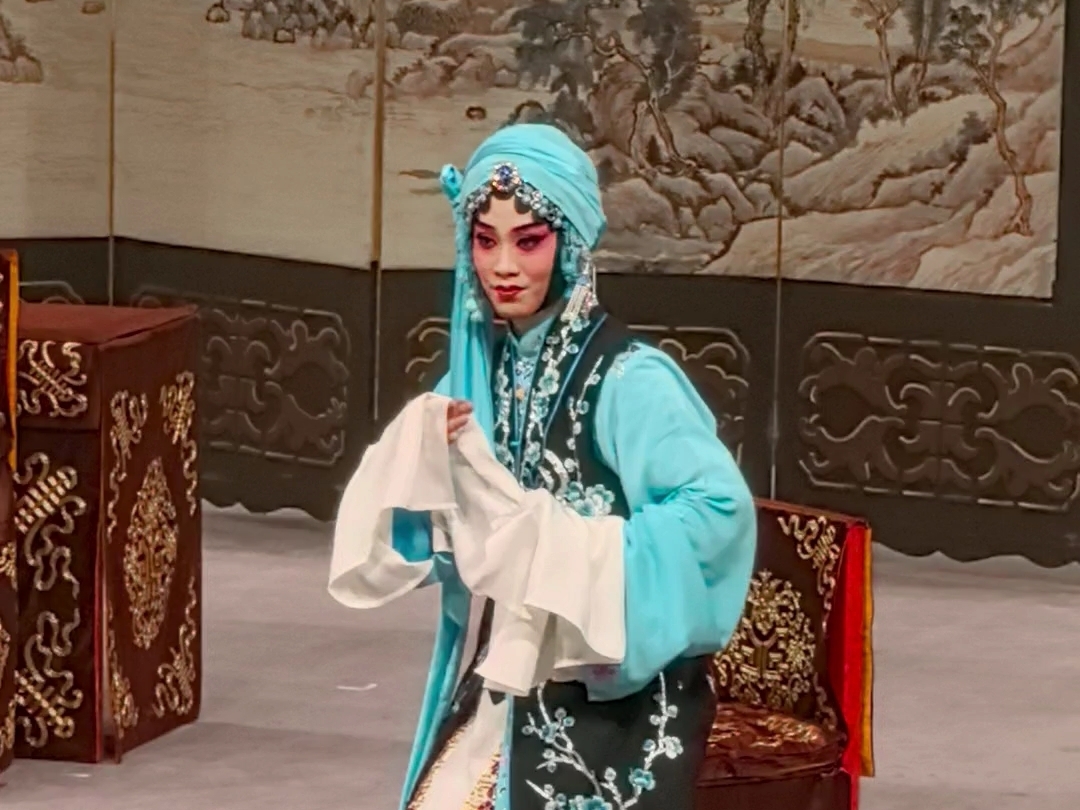 姚亿垚《锁麟囊·三让椅》轿中人必定有一腔幽怨