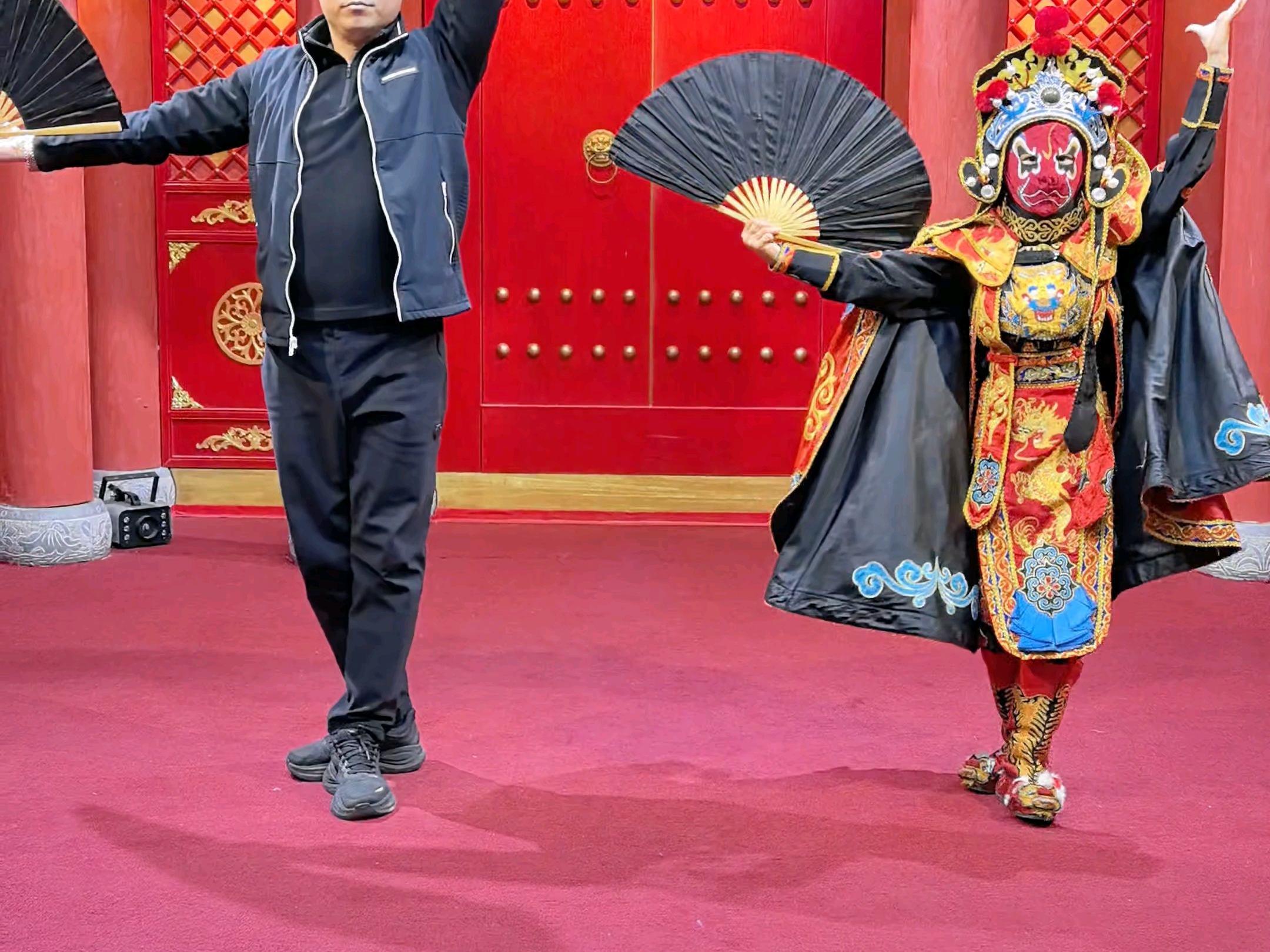 川剧《春秋配》变脸技艺代代相传
