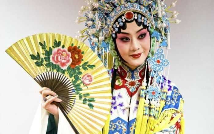 京剧《锁麟囊》旦角流水唱段集锦