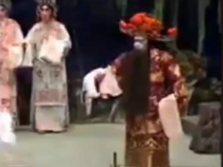 粤剧《再世红梅记》如此高糊也能看出细女姐好戏