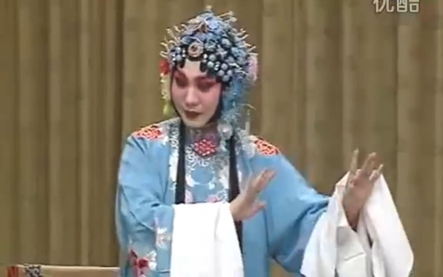 京剧《凤还巢》张君秋母亲不必心太偏