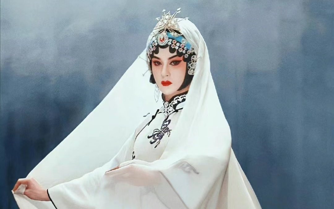 京剧《人鬼鉴》檀健次陈纫香扮相赏析
