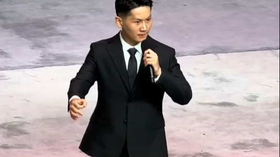 张应显演唱豫剧《朝阳沟》咱两个在学校整整三年