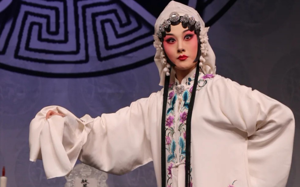 京剧杨门女将：穆桂英英勇抗西夏