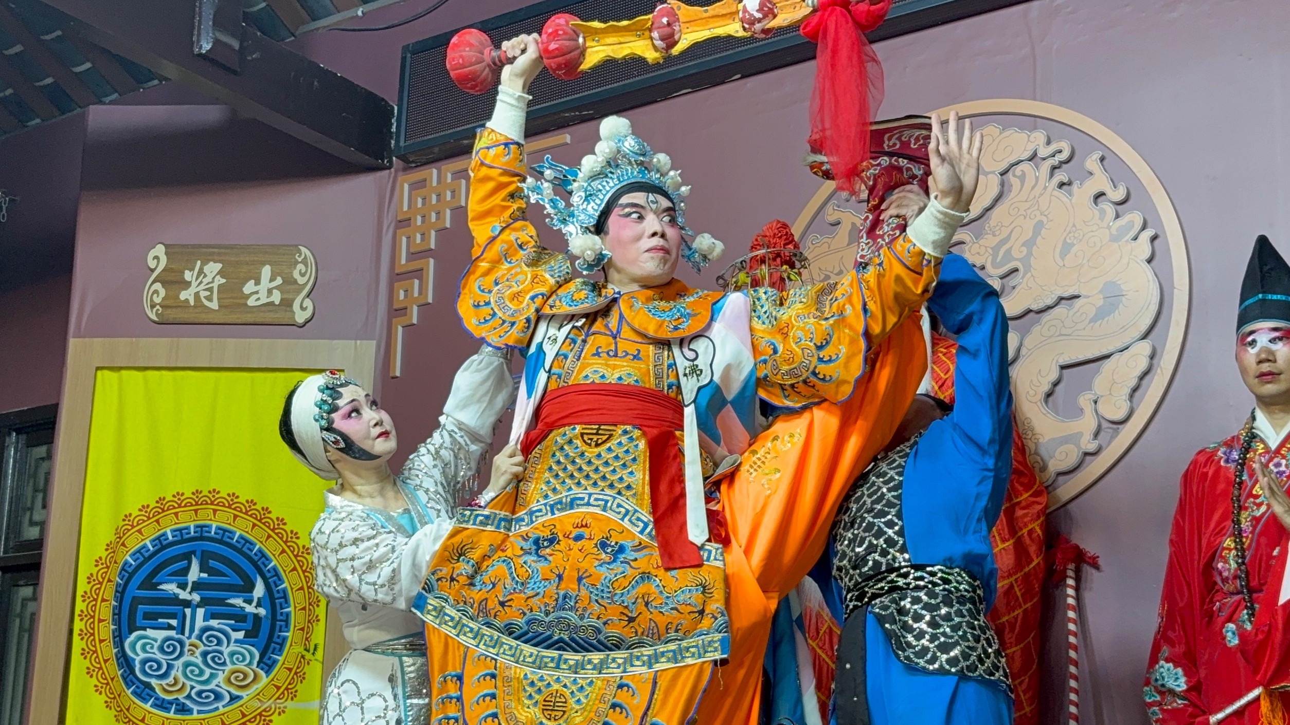 川剧《白蛇传》金山寺片段 岳霞等主演