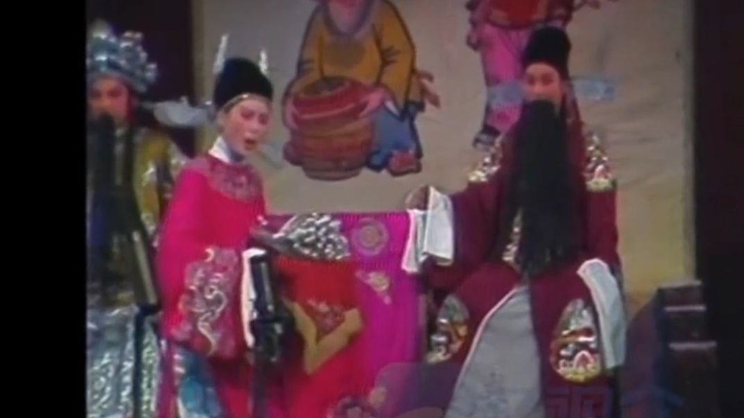 [片段]《碧玉簪-送凤冠》zl唱词字幕1983钱惠丽周宝奎徐慧琴张英z
