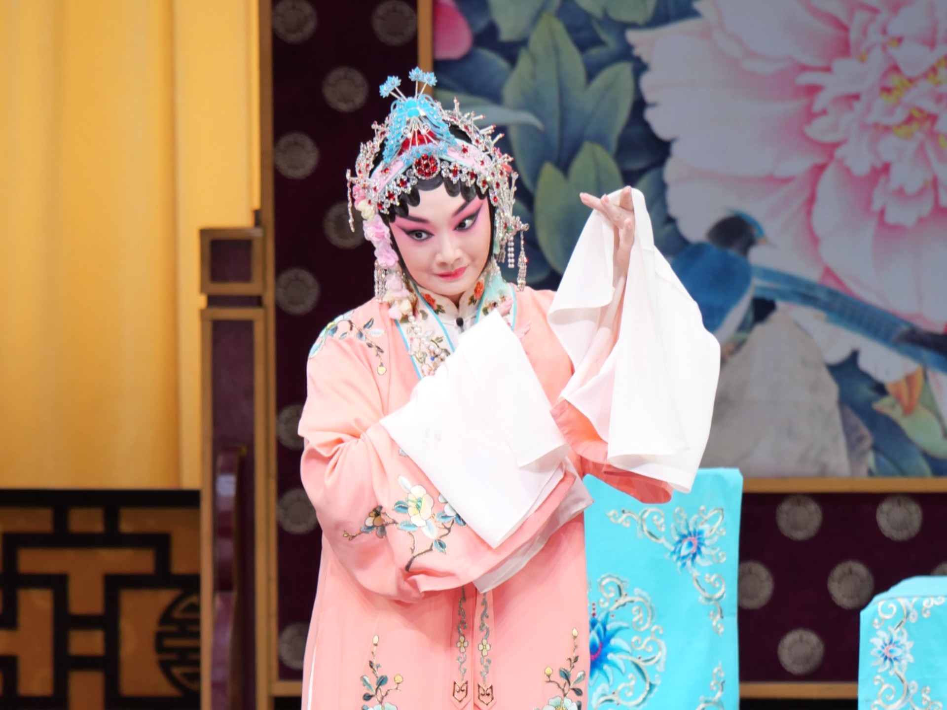 京剧《勘玉钏》张郎苦把人缠绕