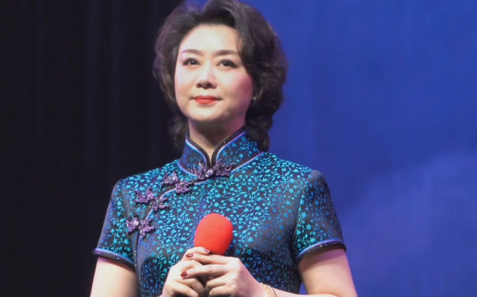 京剧《凤还巢》选段：本应当随母亲镐京避难