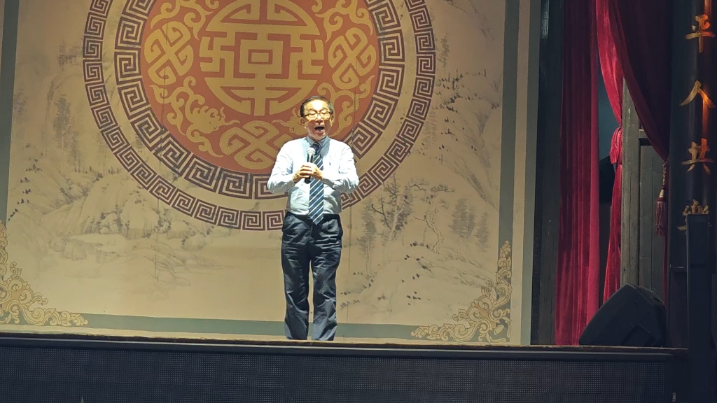 京剧《宰相刘罗锅》选段：一支笔权作了十万铁甲